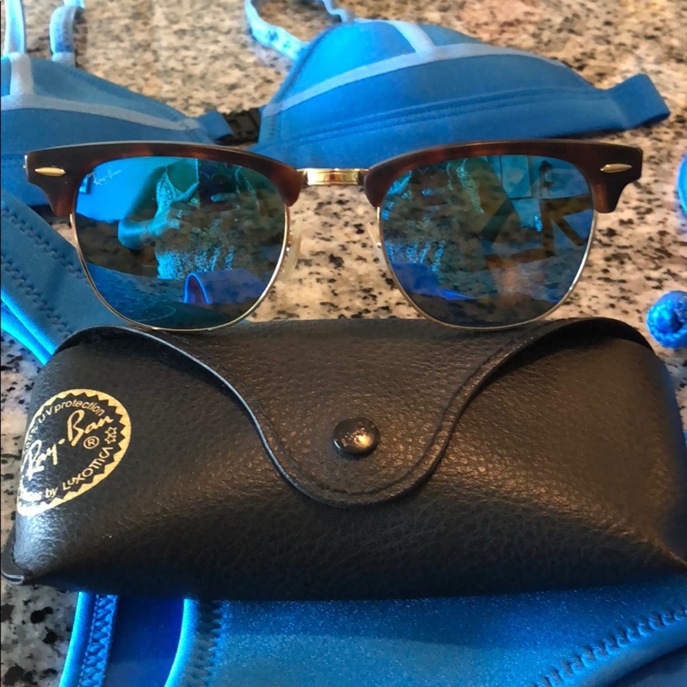 Ray-Ban Clubmaster with blue mirror lens for women